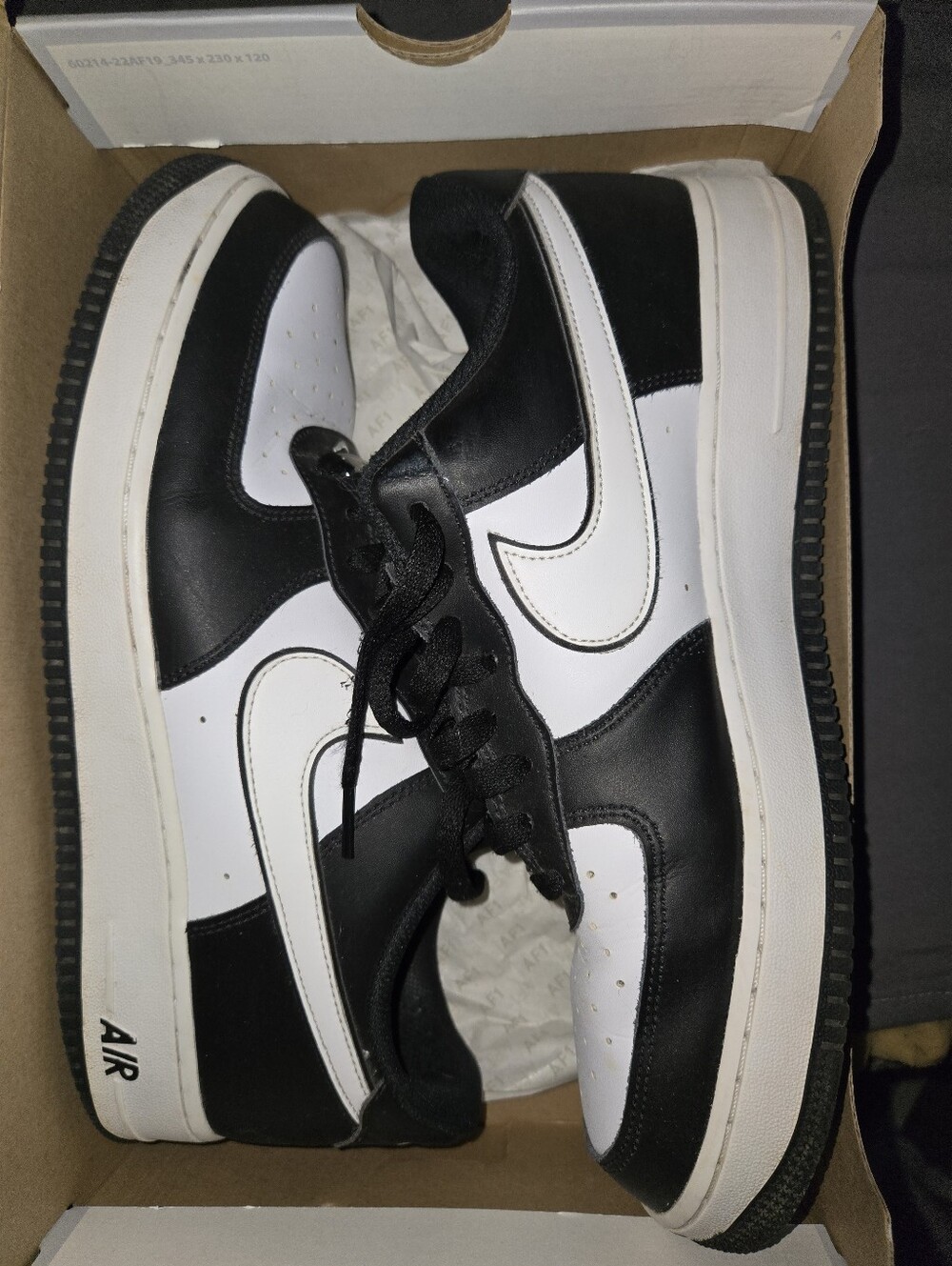 Nike Air Force 1 '07 Black/White Low-Top Sneakers